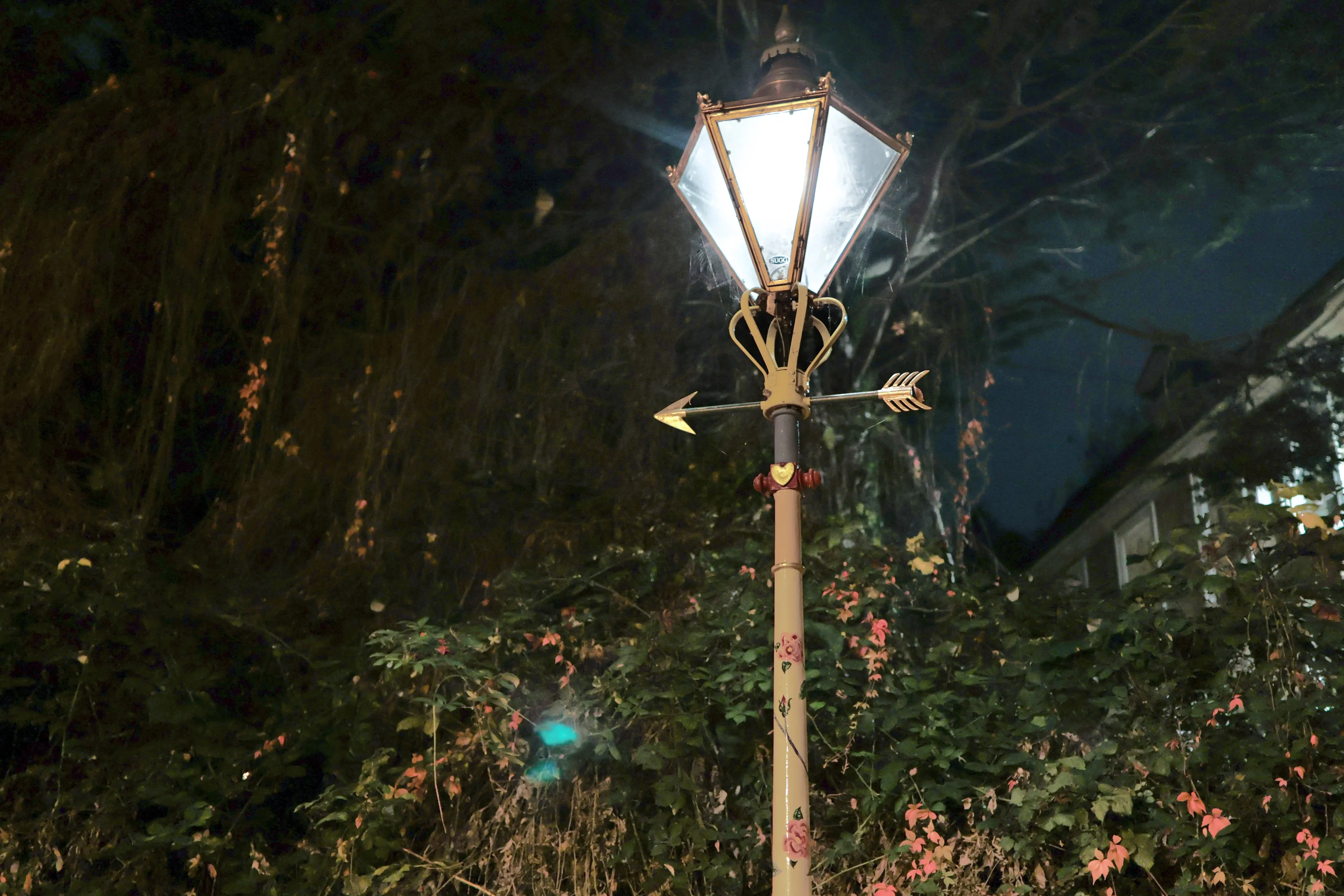 The Westminster lantern lit at night